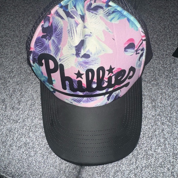 47 Brand Black/Floral Phillies Snapback Cap - Picture 1 of 2